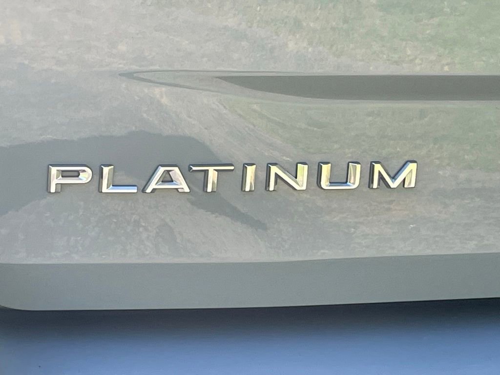 Used 2025 Ford Expedition Platinum w/ Platinum Ultimate Package AWD/4WD image 29