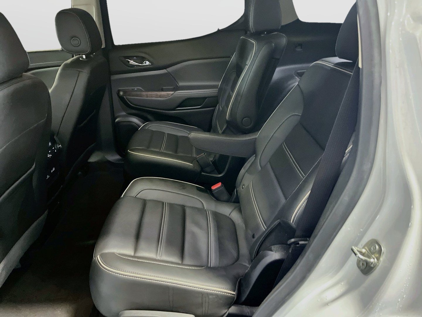 Used 2023 GMC Acadia AT4 w/ Preferred Package AWD/4WD image 25