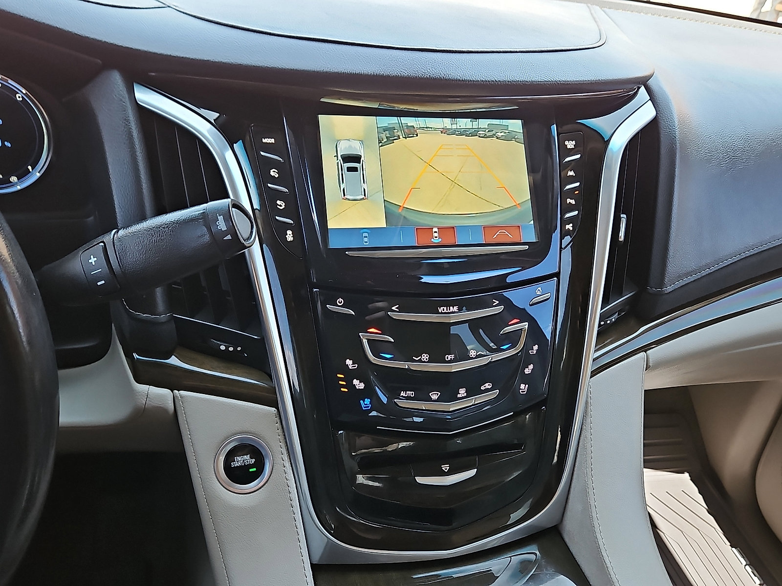 Used 2020 Cadillac Escalade Luxury image 18