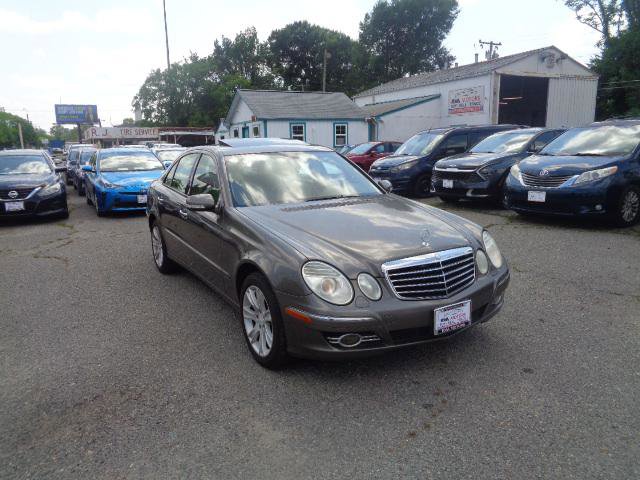 Used 2009 Mercedes-Benz E 350 4MATIC Sedan image 2