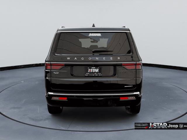 Used 2024 Jeep Wagoneer Series III w/ Premium Group I AWD/4WD image 6
