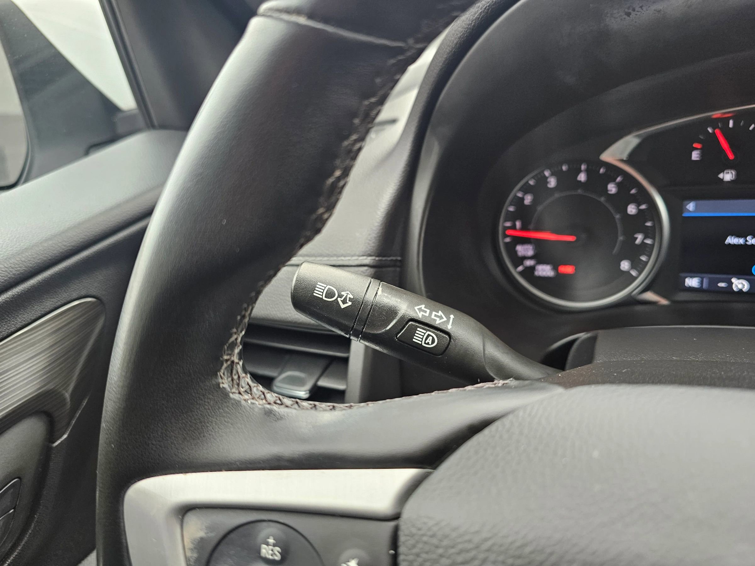 Used 2023 GMC Terrain SLT w/ Infotainment Package II image 20