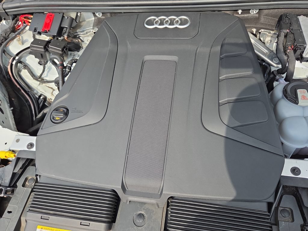 Used 2023 Audi Q7 2.0T Premium Plus w/ Towing Package AWD/4WD image 10