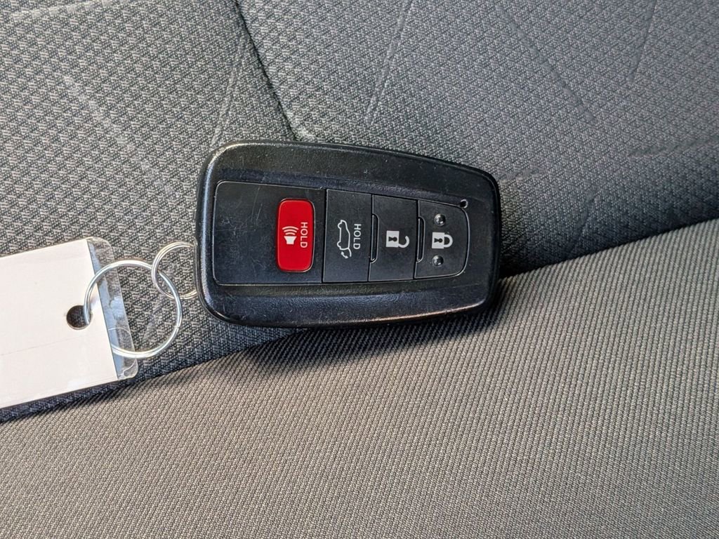 Used 2025 Toyota RAV4 XLE w/ Convenience Package image 34