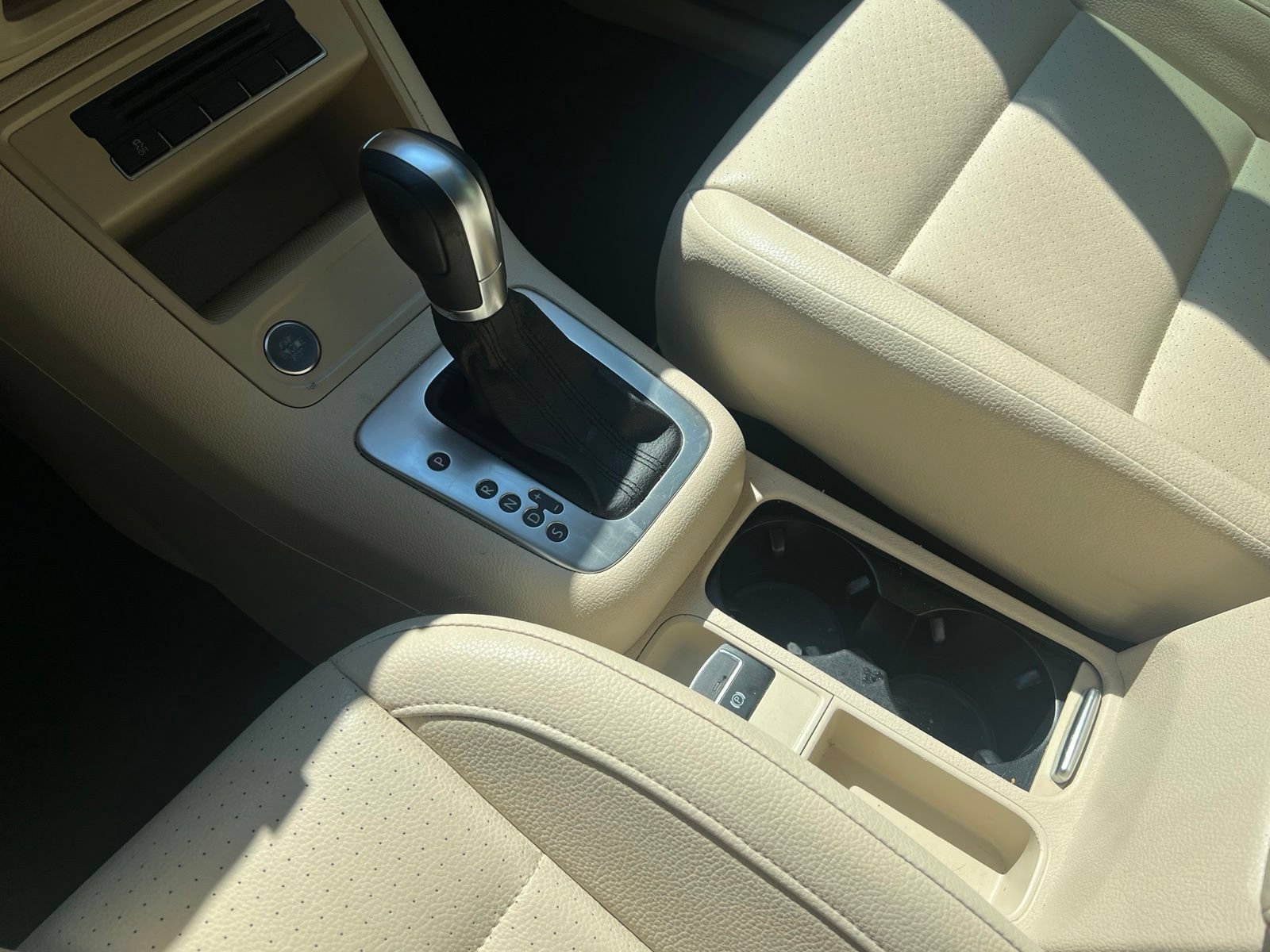 Used 2014 Volkswagen Tiguan SEL FWD image 15