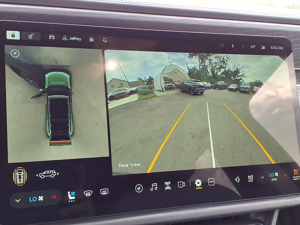 Used 2024 Rivian R1S Adventure image 29