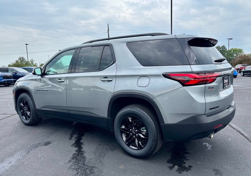 Used 2023 Chevrolet Traverse LS w/ Midnight/Sport Edition FWD image 5