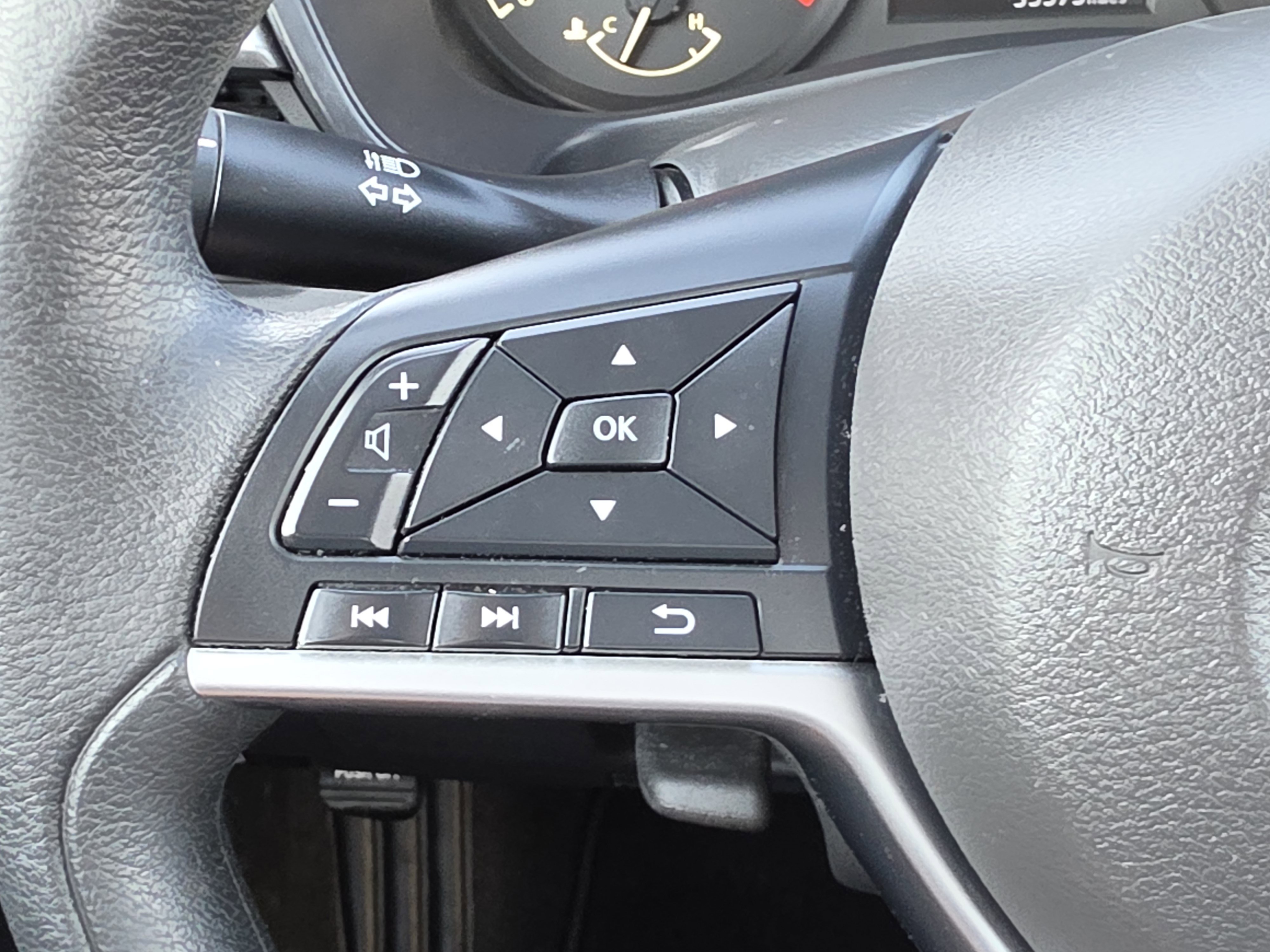 Used 2022 Nissan Altima 2.5 S FWD image 12