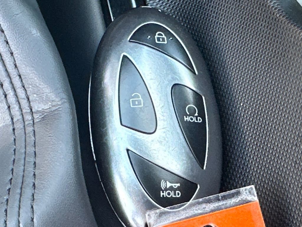 Certified 2025 Hyundai Elantra Sport image 32