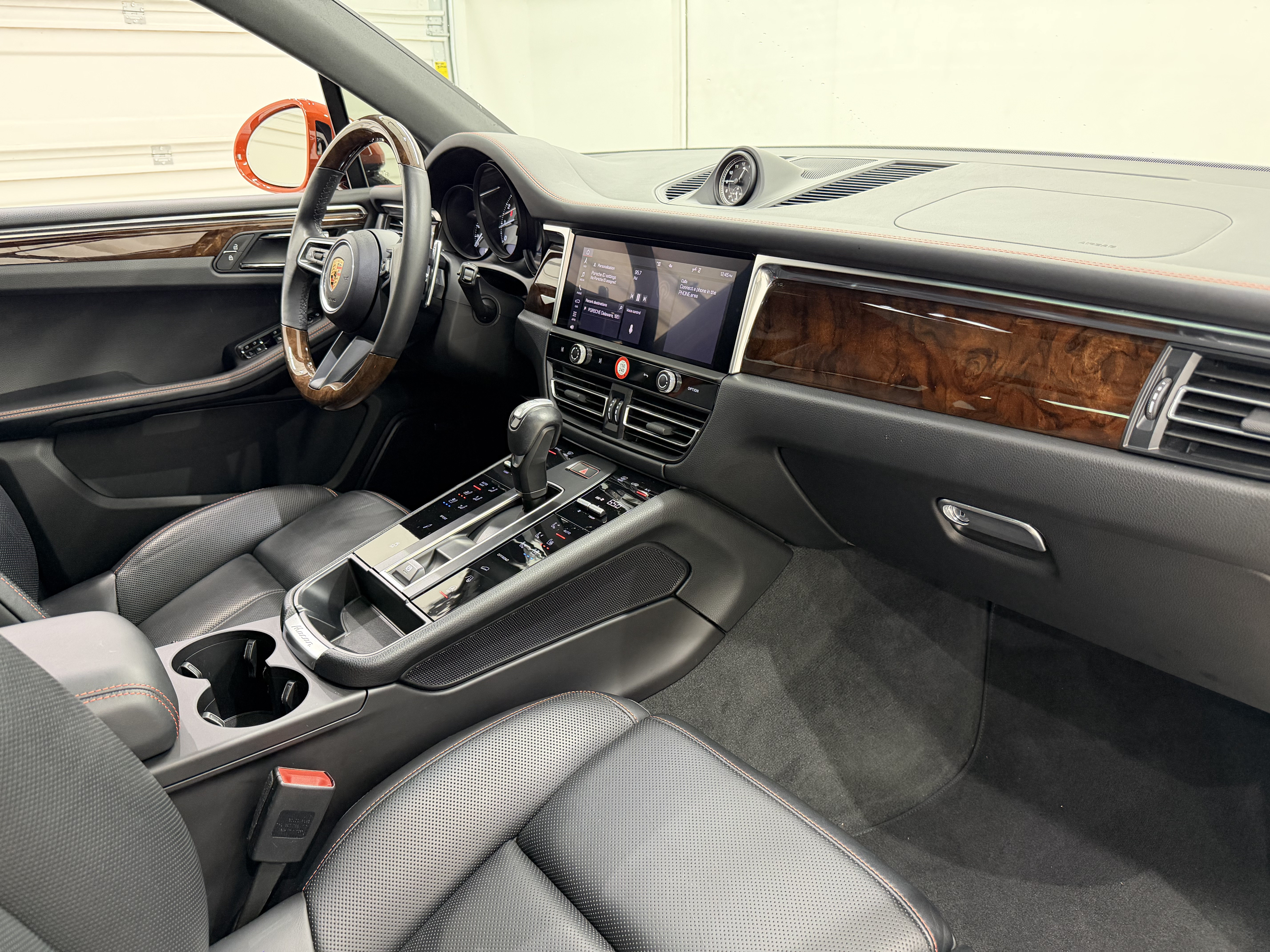 Certified 2024 Porsche Macan S AWD/4WD image 24