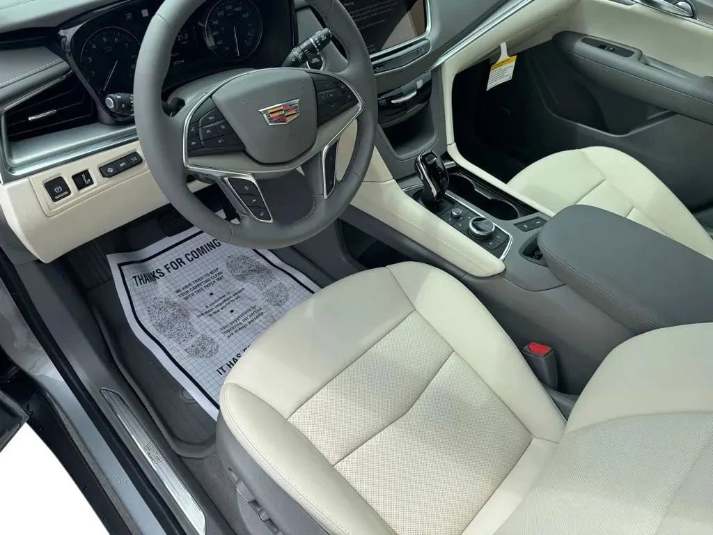 New 2026 Cadillac XT5 Premium Luxury w/ LPO, Floor Liner Package AWD/4WD image 10