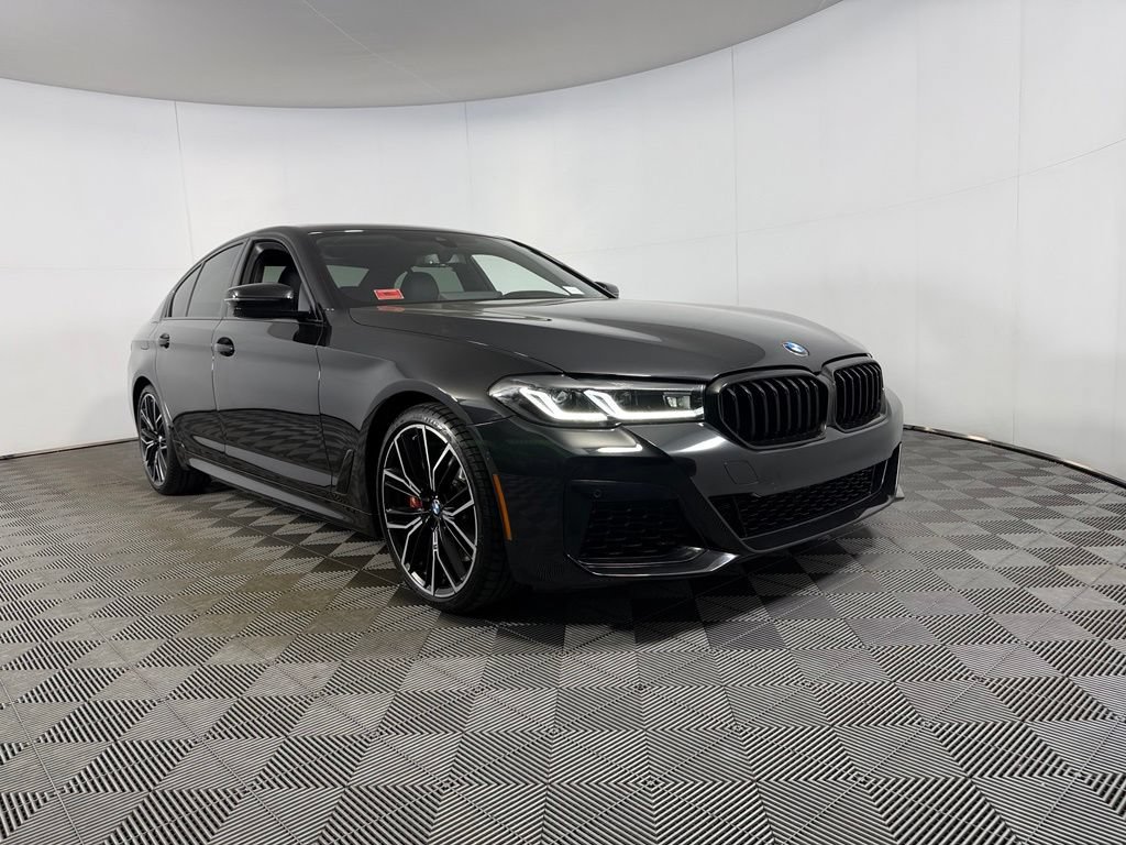Used 2023 BMW 540i w/ M Sport Package RWD image 2