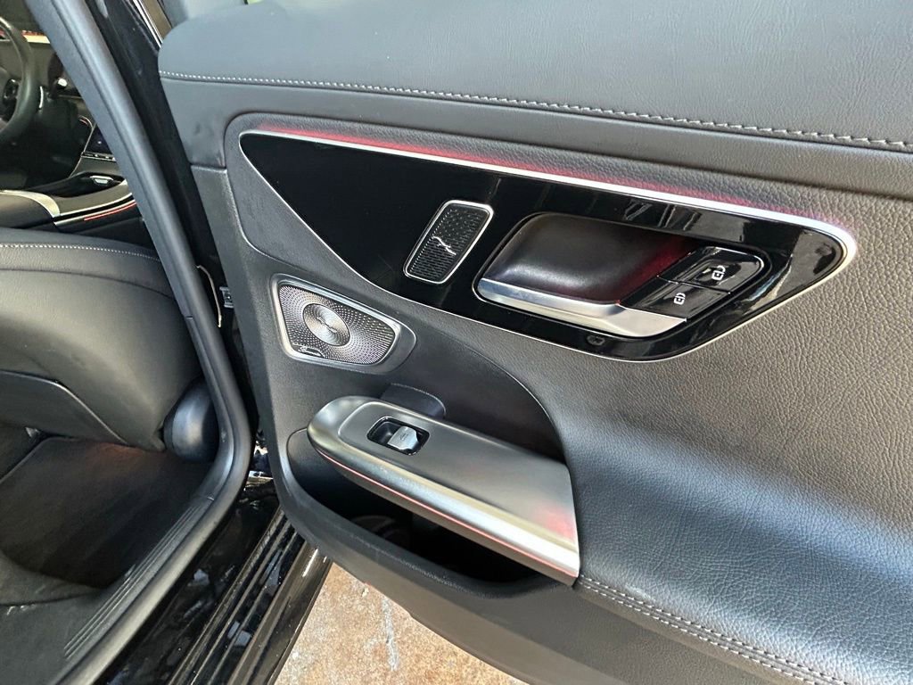 Used 2025 Mercedes-Benz C 300 4MATIC Sedan image 35