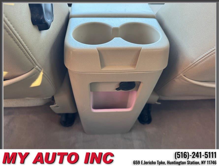 Used 2011 Ford Escape Limited w/ 301A Rapid Spec Order Code image 16