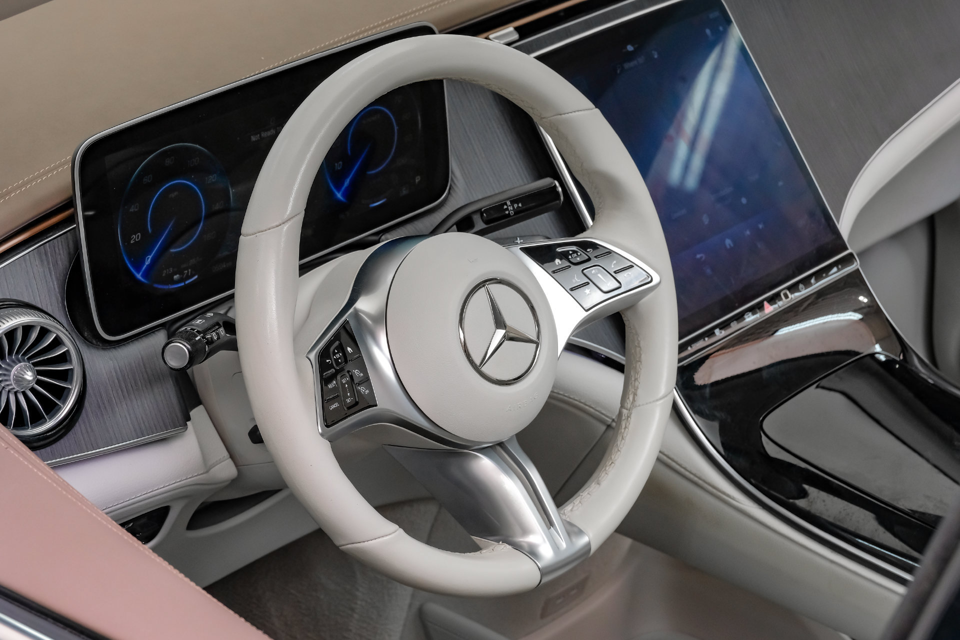 Used 2023 Mercedes-Benz EQE 350+ SUV w/ AMG Line Exterior Package image 19