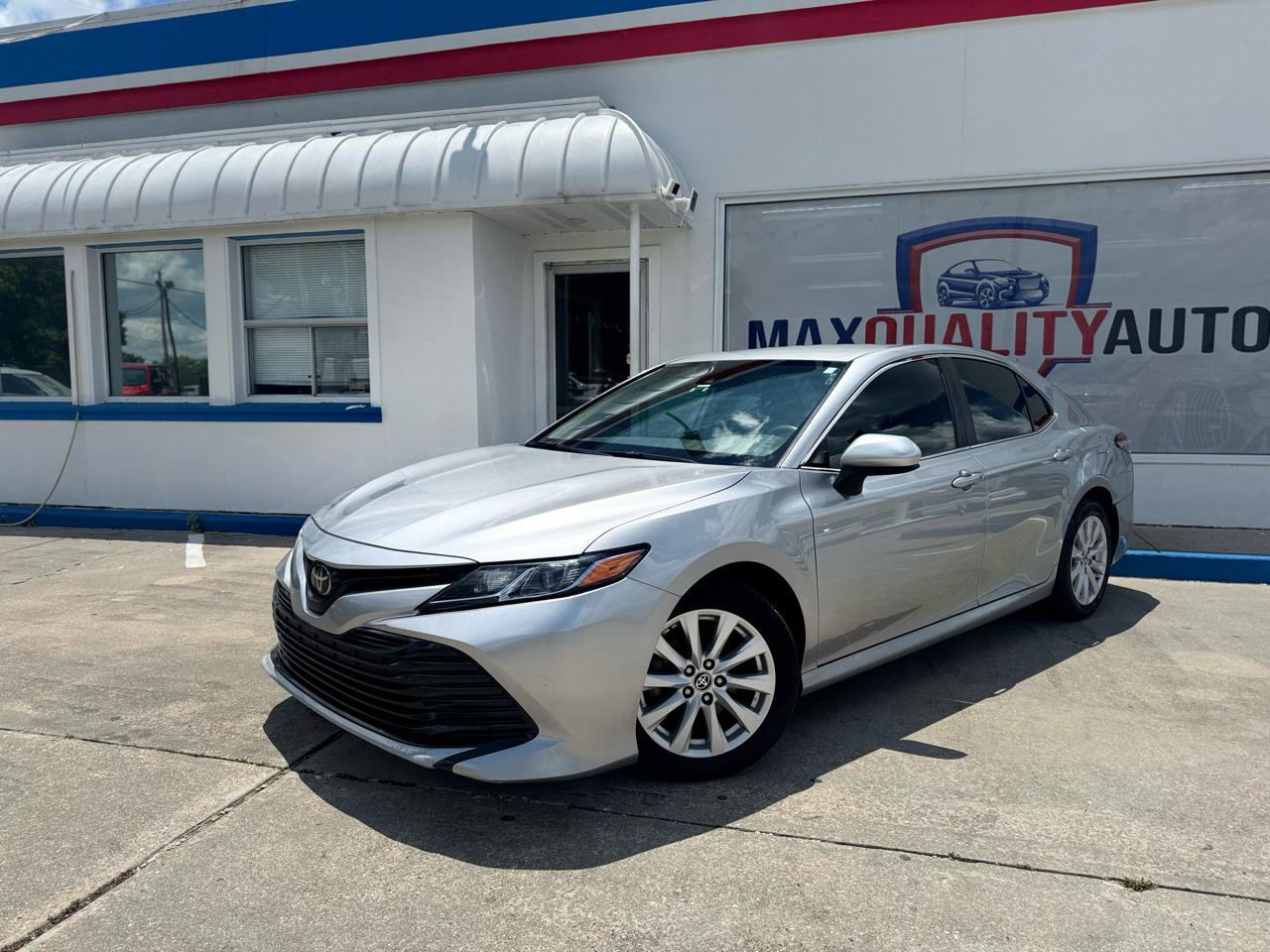 Used 2020 Toyota Camry LE FWD image 2