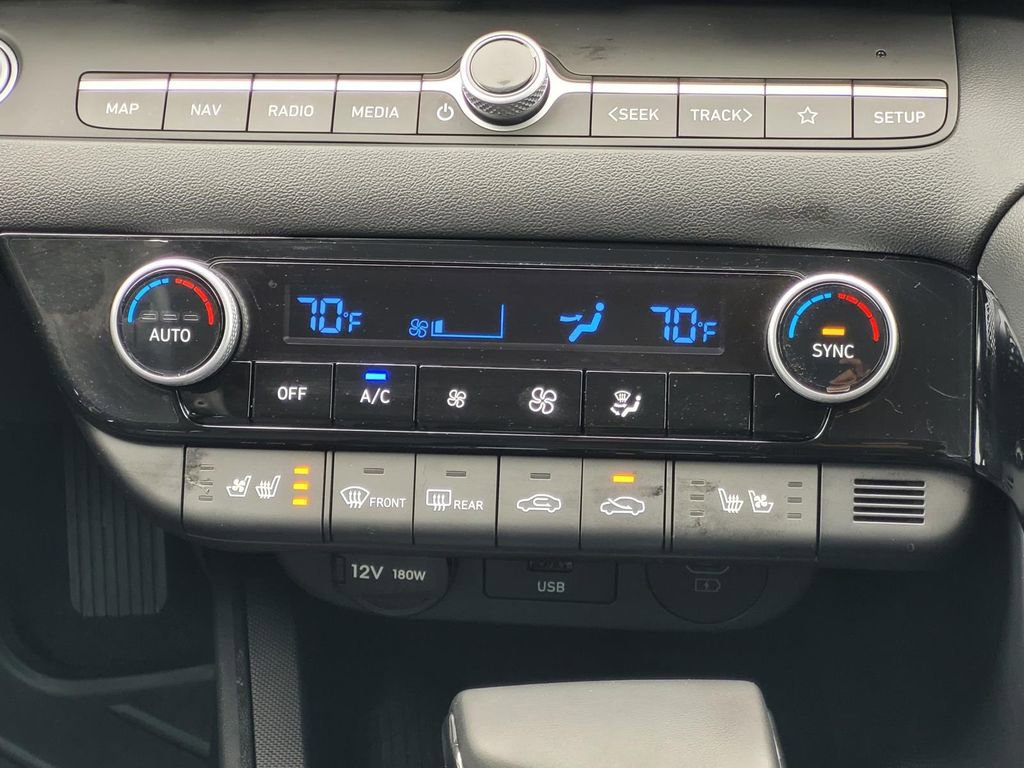 Used 2025 Hyundai Elantra Limited FWD image 14