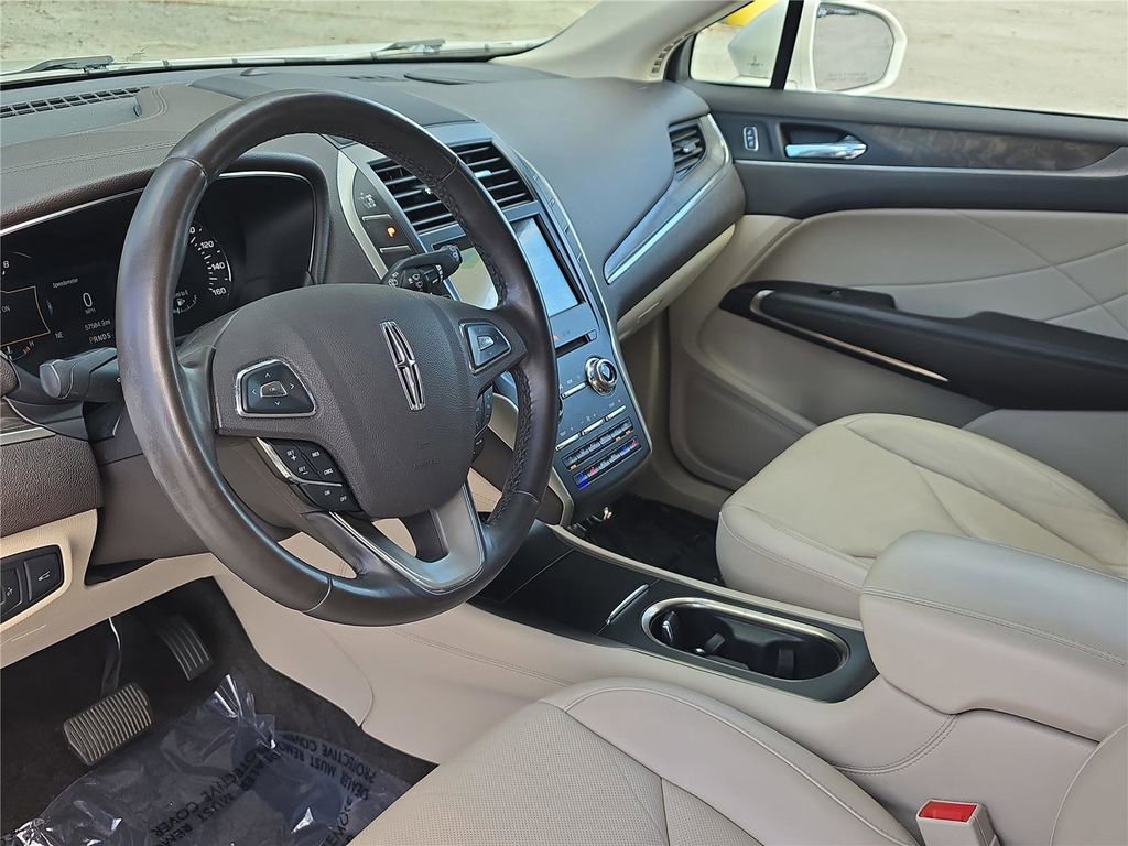 Used 2017 Lincoln MKC Reserve image 17