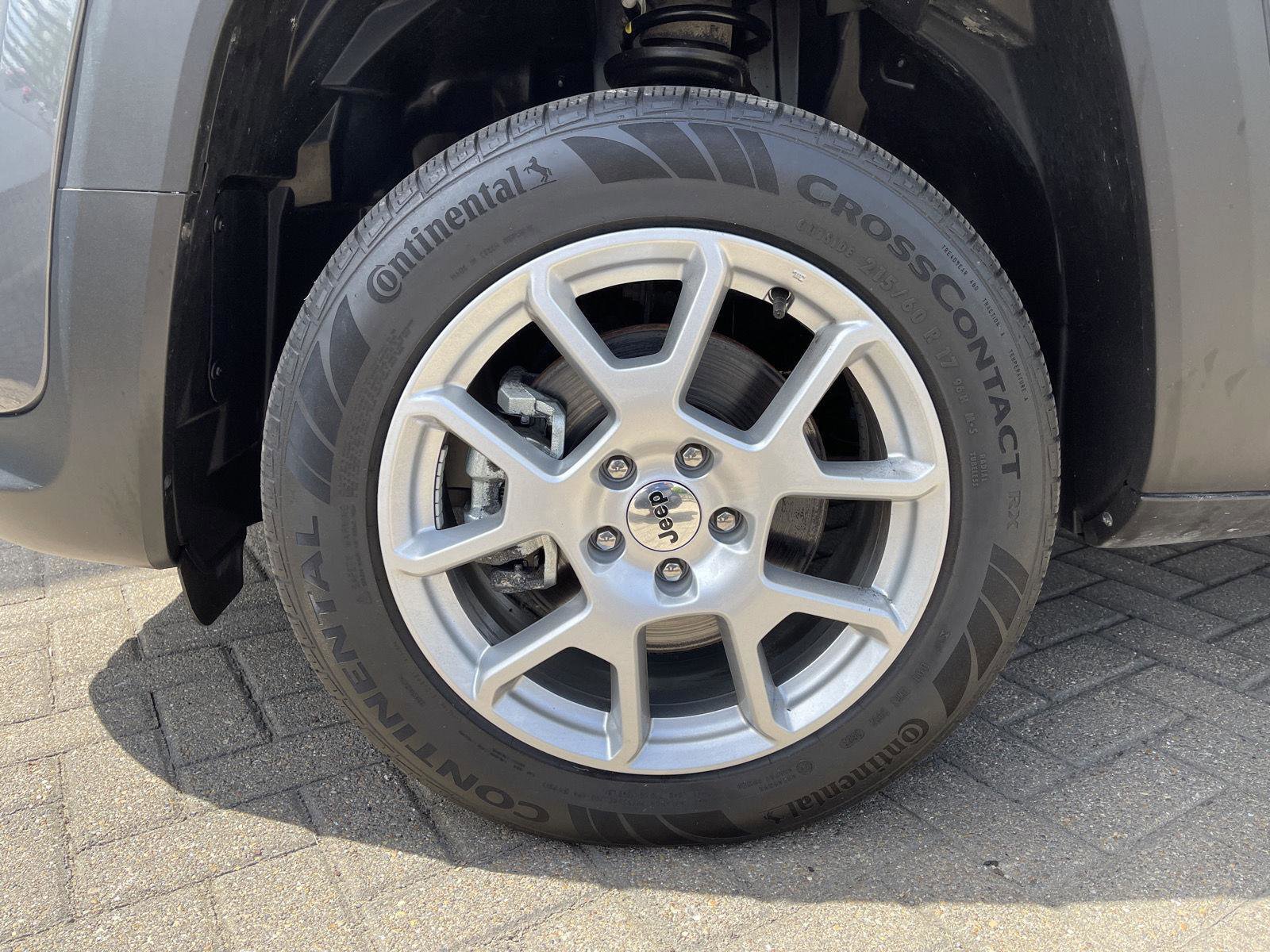 Used 2023 Jeep Renegade Latitude AWD/4WD image 10