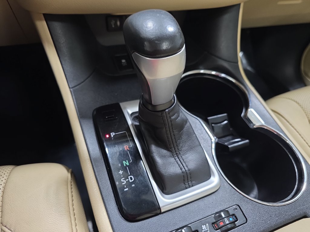 Used 2015 Toyota Highlander Limited Platinum FWD image 24