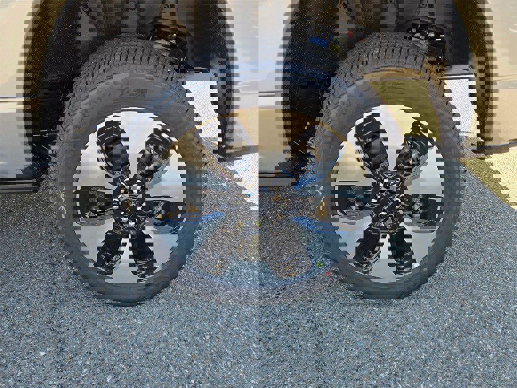 New 2025 Ford F150 Lightning Platinum image 9