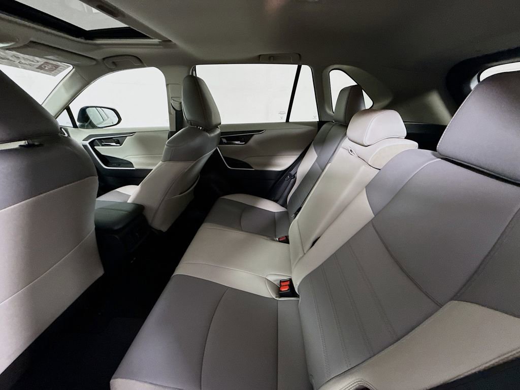 Certified 2021 Toyota RAV4 XLE Premium AWD/4WD image 23