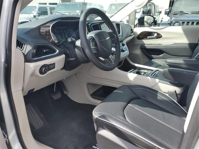 New 2023 Chrysler Pacifica Limited FWD image 20