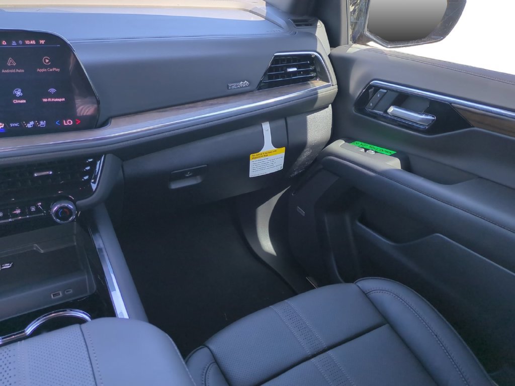 New 2026 Chevrolet Suburban High Country AWD/4WD image 16