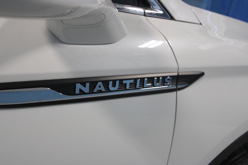 Used 2023 Lincoln Nautilus FWD image 36