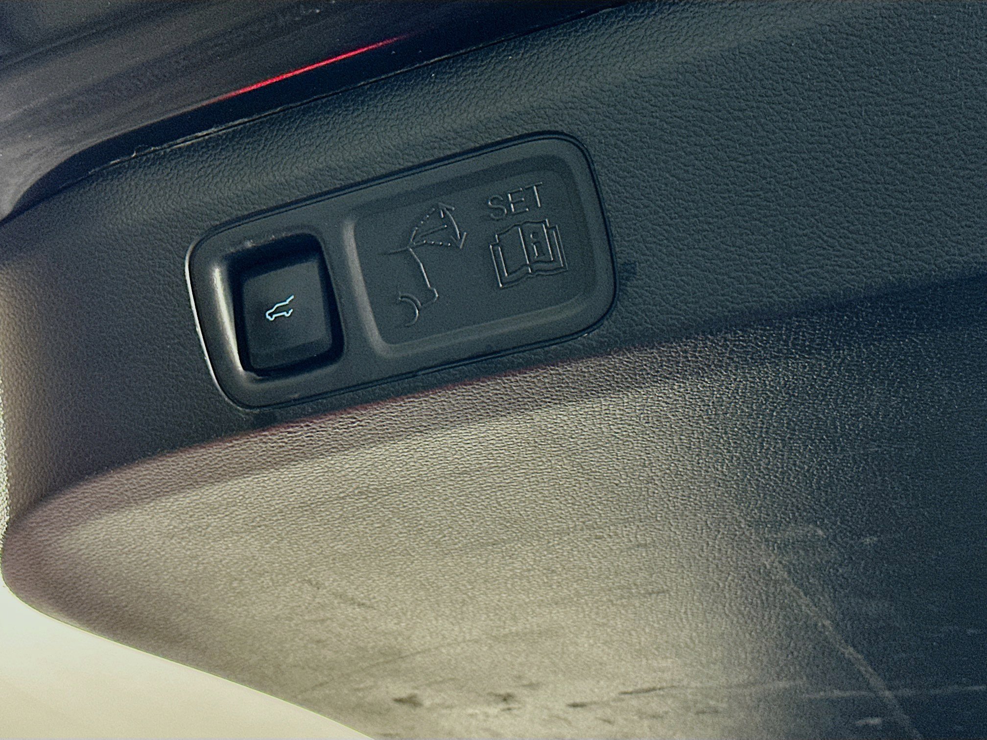 Used 2024 Ford Expedition Limited image 32