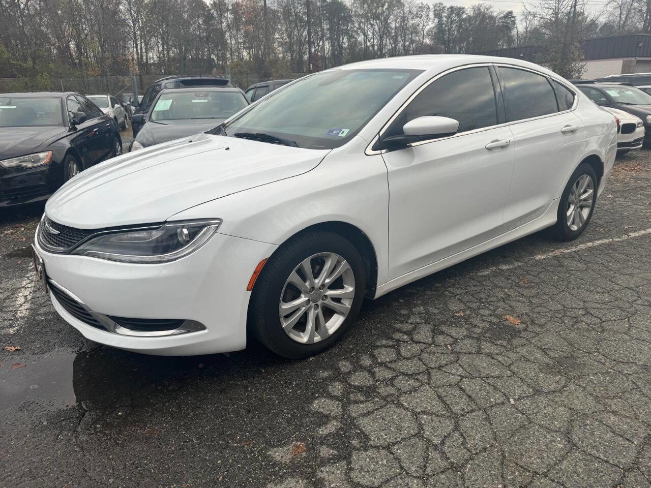 Used 2016 Chrysler 200 Limited image 4