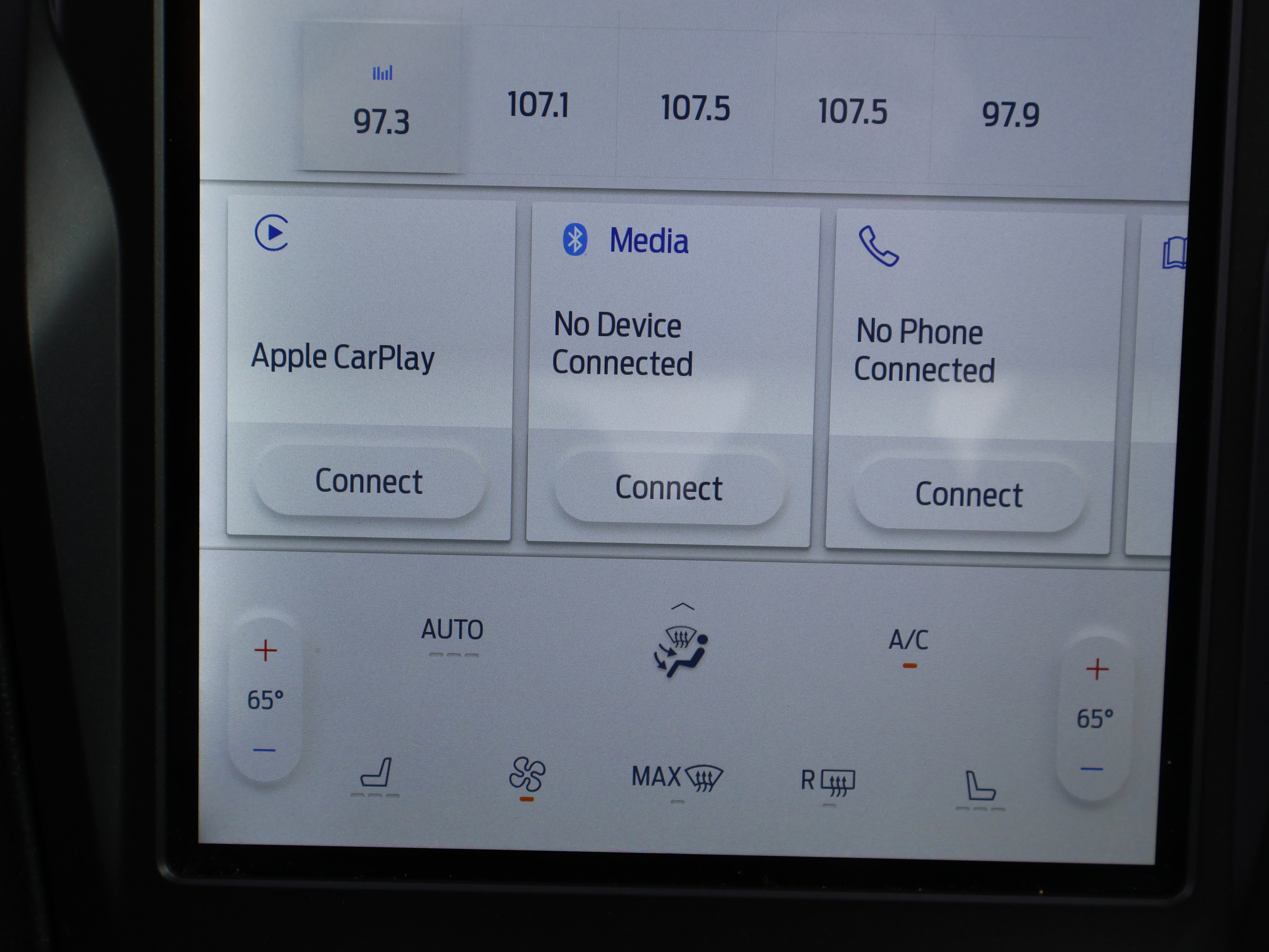 Used 2021 Ford Edge SEL image 24