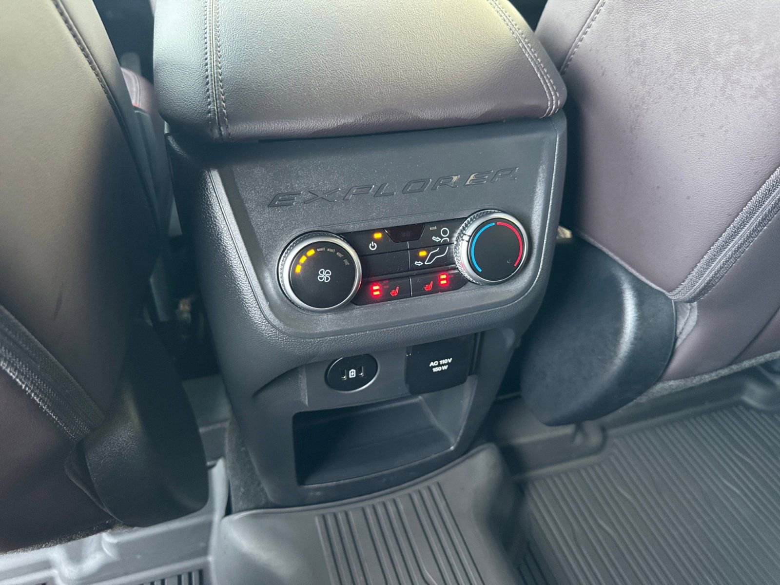 Used 2025 Ford Explorer Platinum image 18