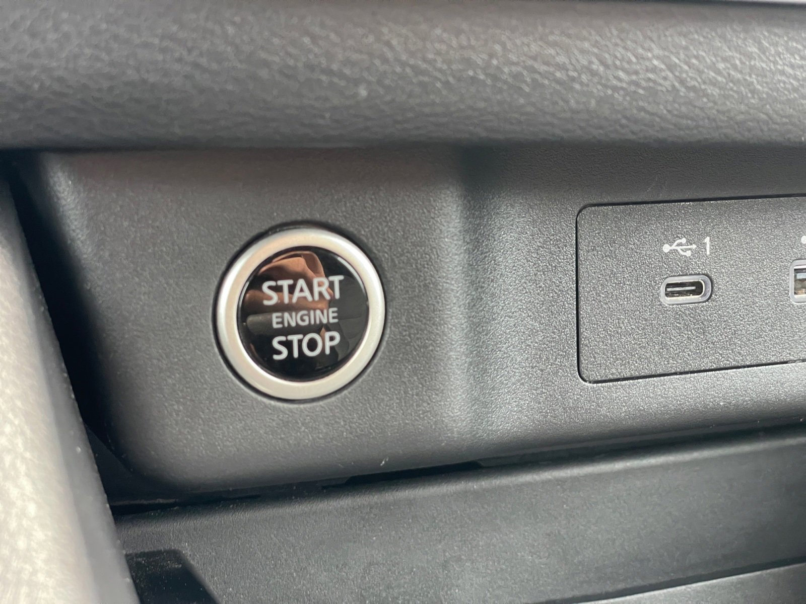 Used 2023 Nissan Rogue SV image 20