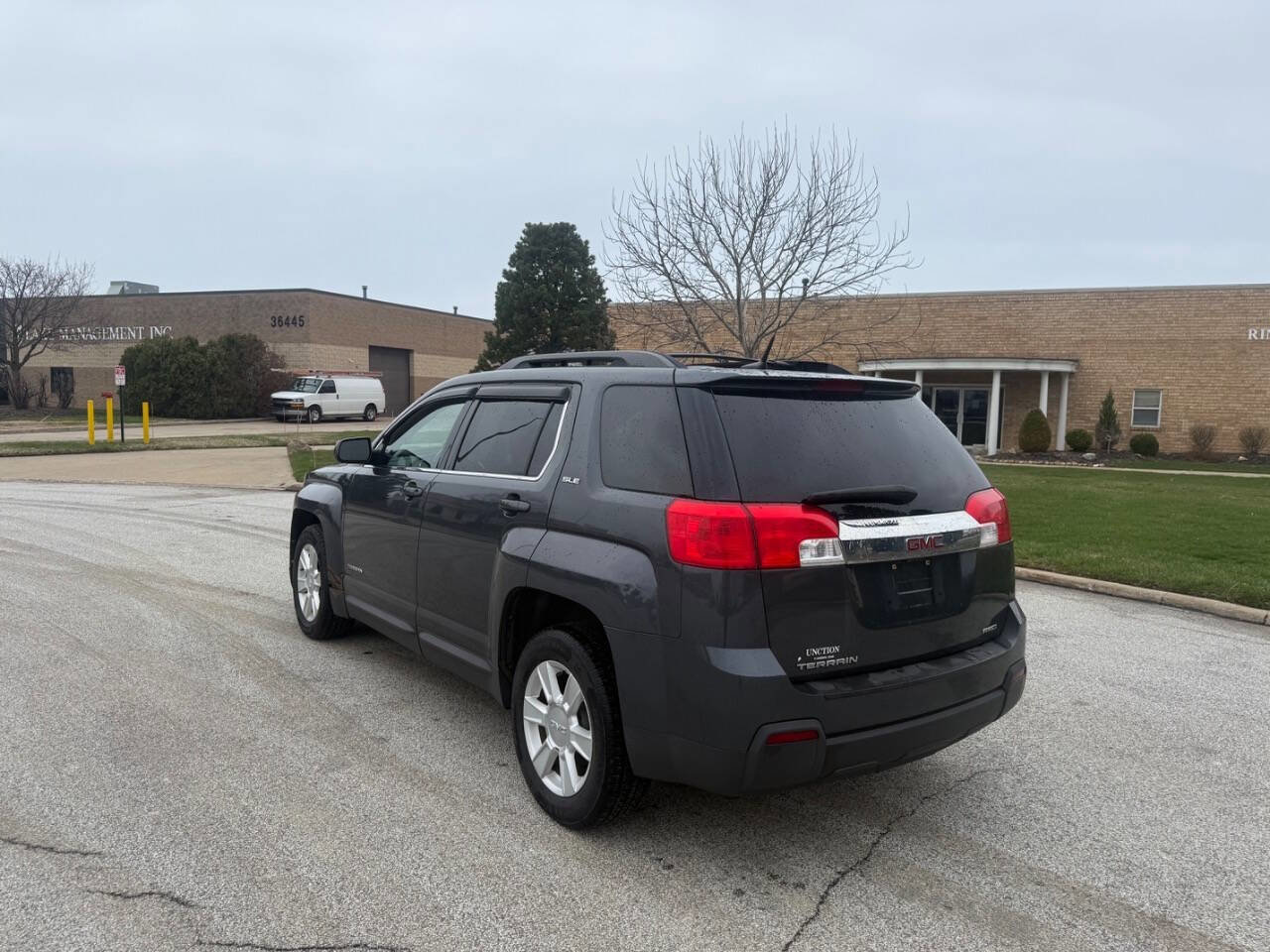 Used 2010 GMC Terrain SLE w/ Convenience Package image 3