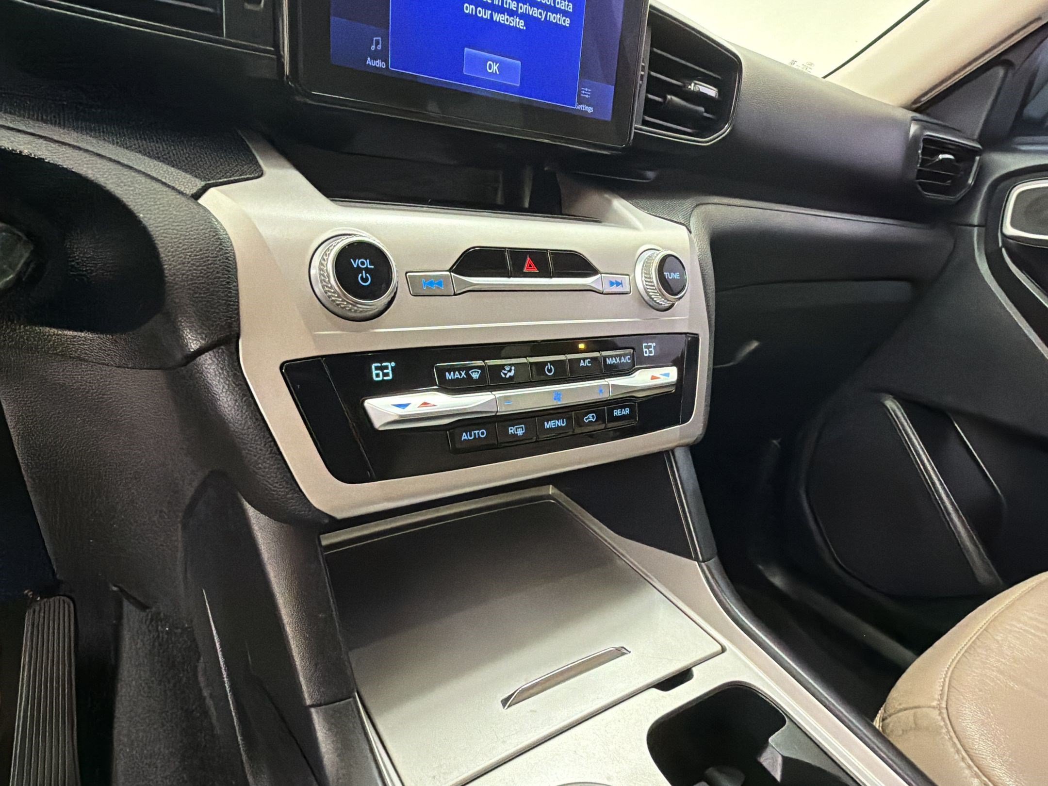 Certified 2021 Ford Explorer 2WD image 23