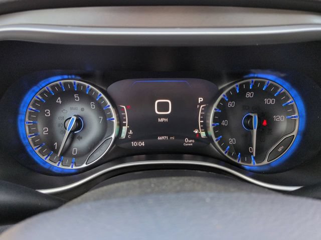 Certified 2024 Chrysler Pacifica Touring-L FWD image 28
