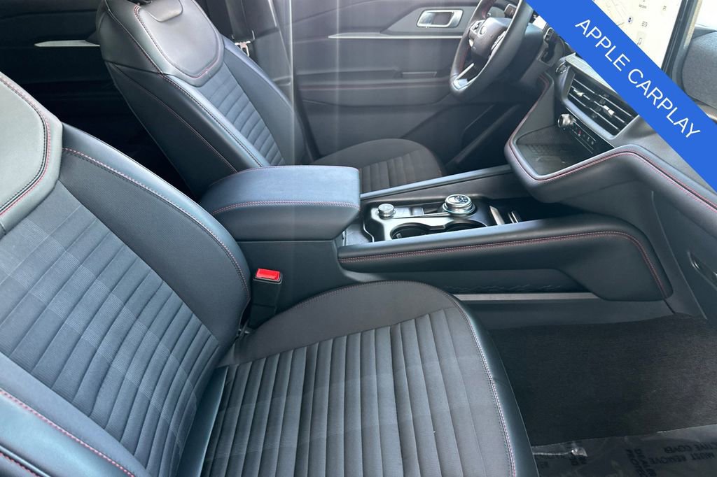 Used 2025 Ford Explorer ST-Line w/ Premium Package image 17