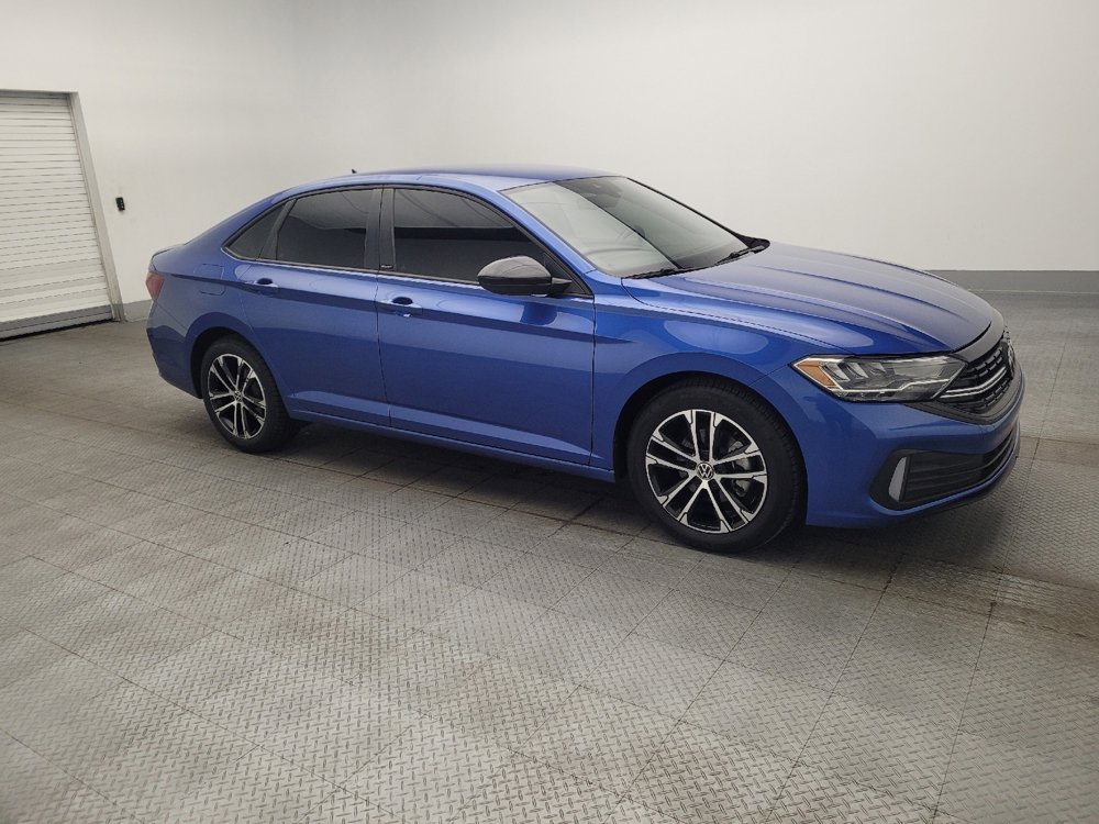 Used 2024 Volkswagen Jetta Sport image 11