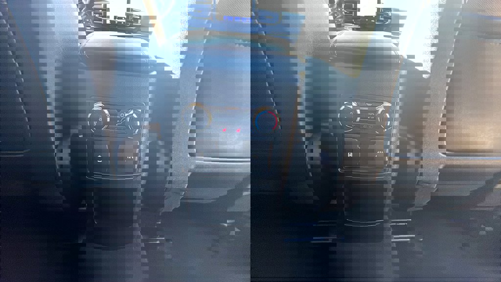 Used 2020 Ford Explorer XLT w/ Equipment Group 202A image 21