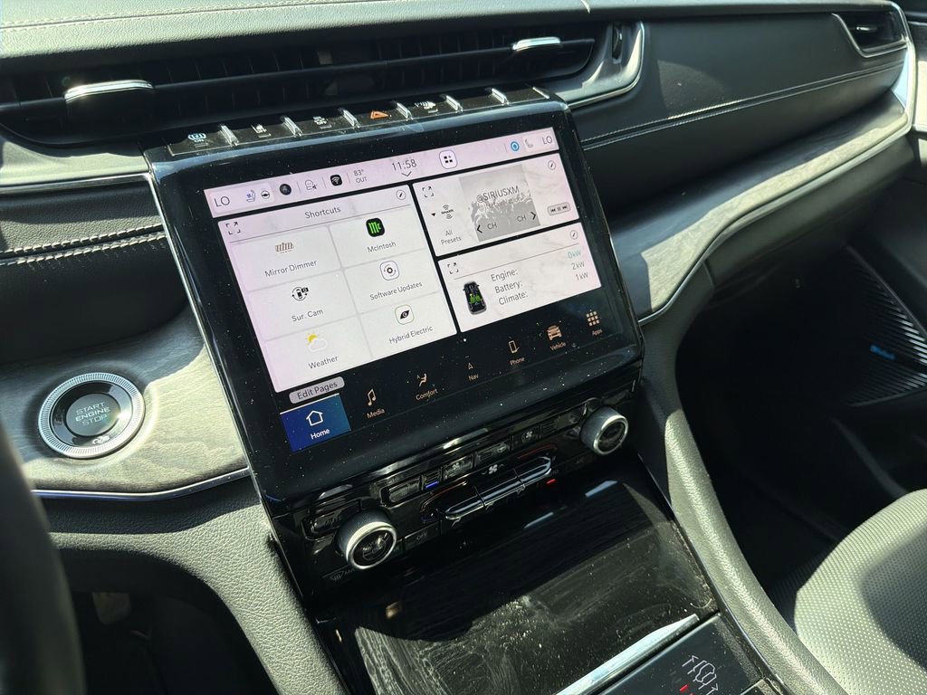 Used 2022 Jeep Grand Cherokee Overland w/ Advanced Protech Group III image 26