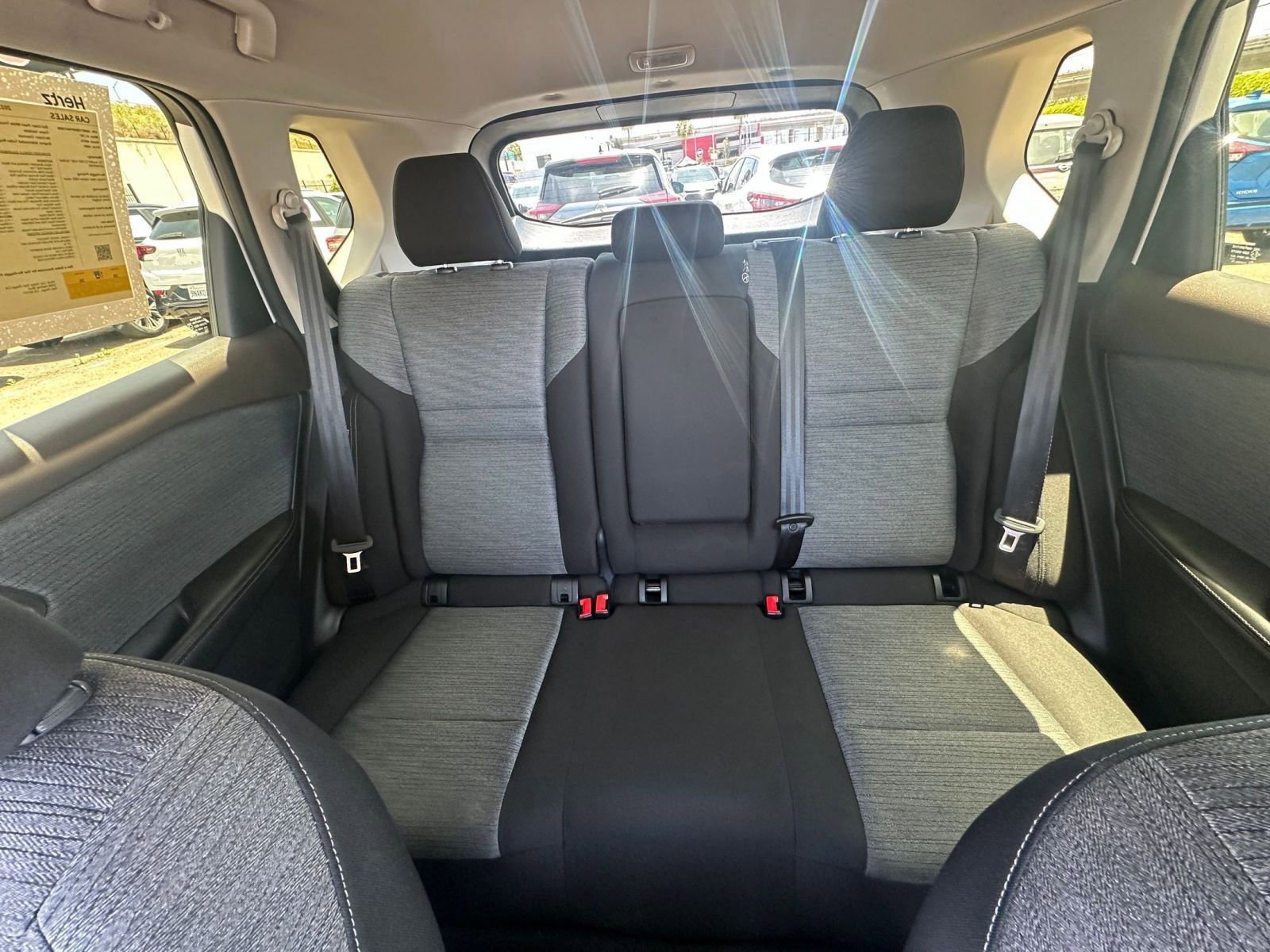 Used 2023 Nissan Rogue SV image 38