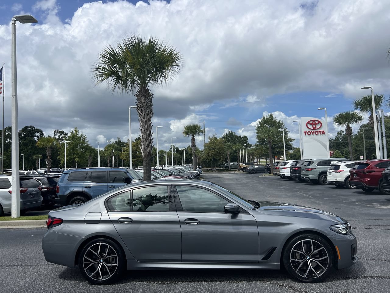 Used 2023 BMW 540i w/ M Sport Package RWD image 11
