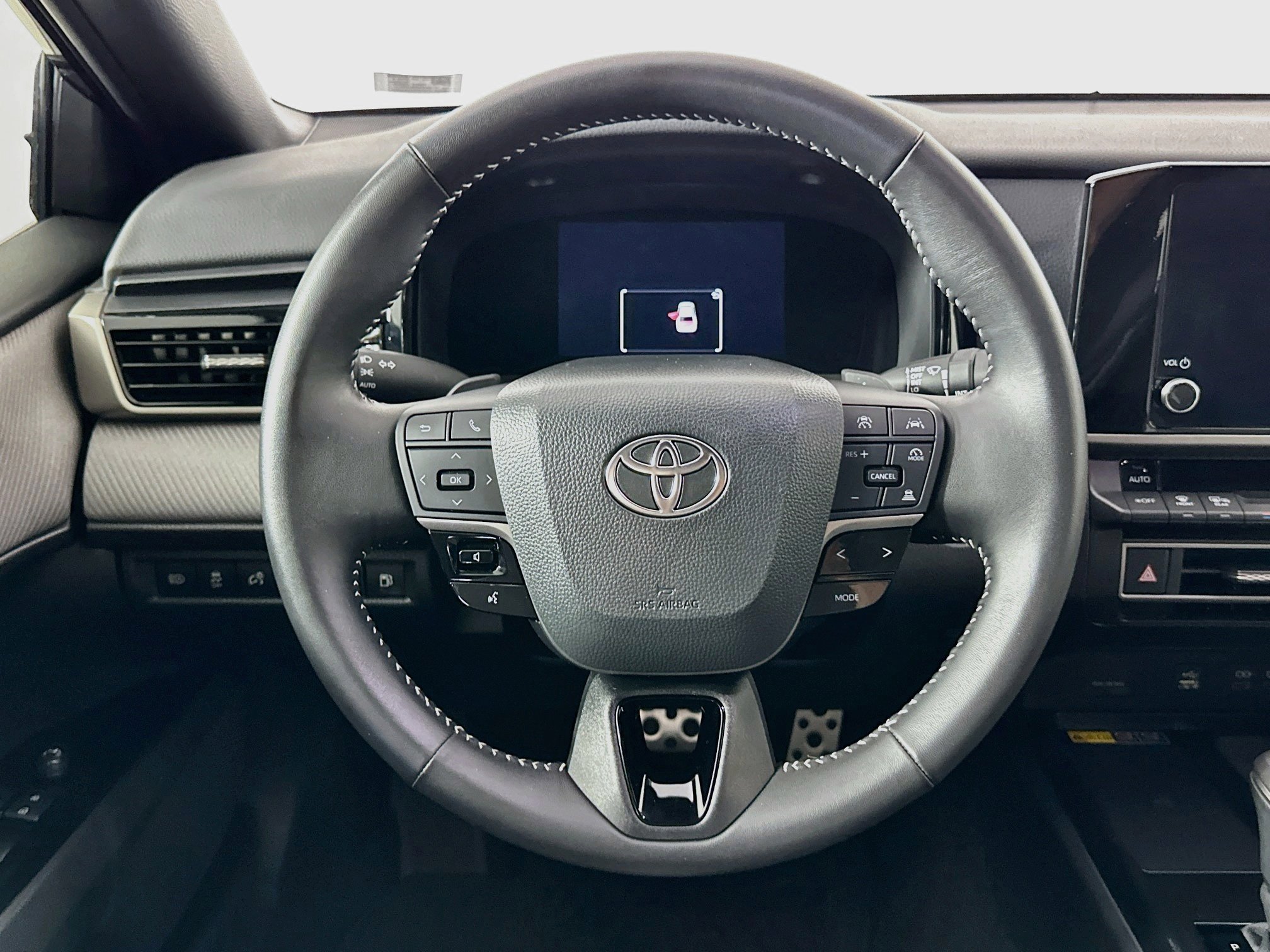 Used 2025 Toyota Camry SE FWD image 18