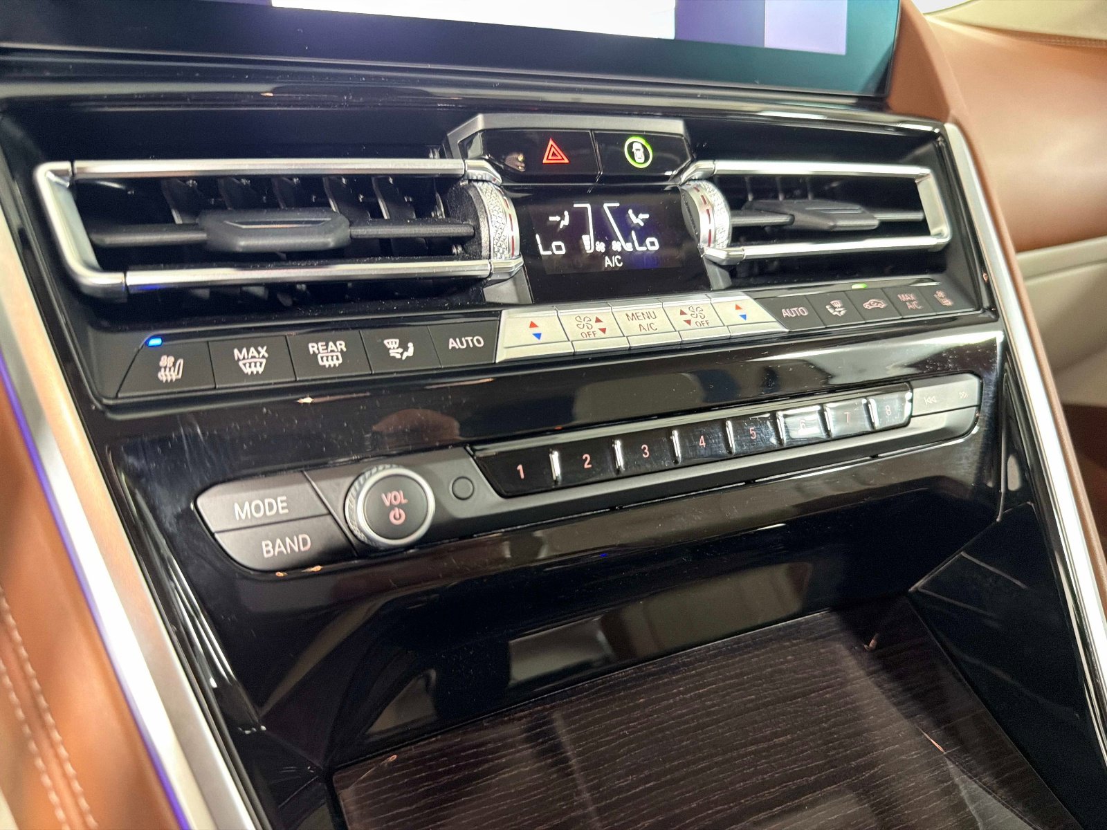 Used 2026 BMW M850i xDrive M850i xDrive Coupe image 32