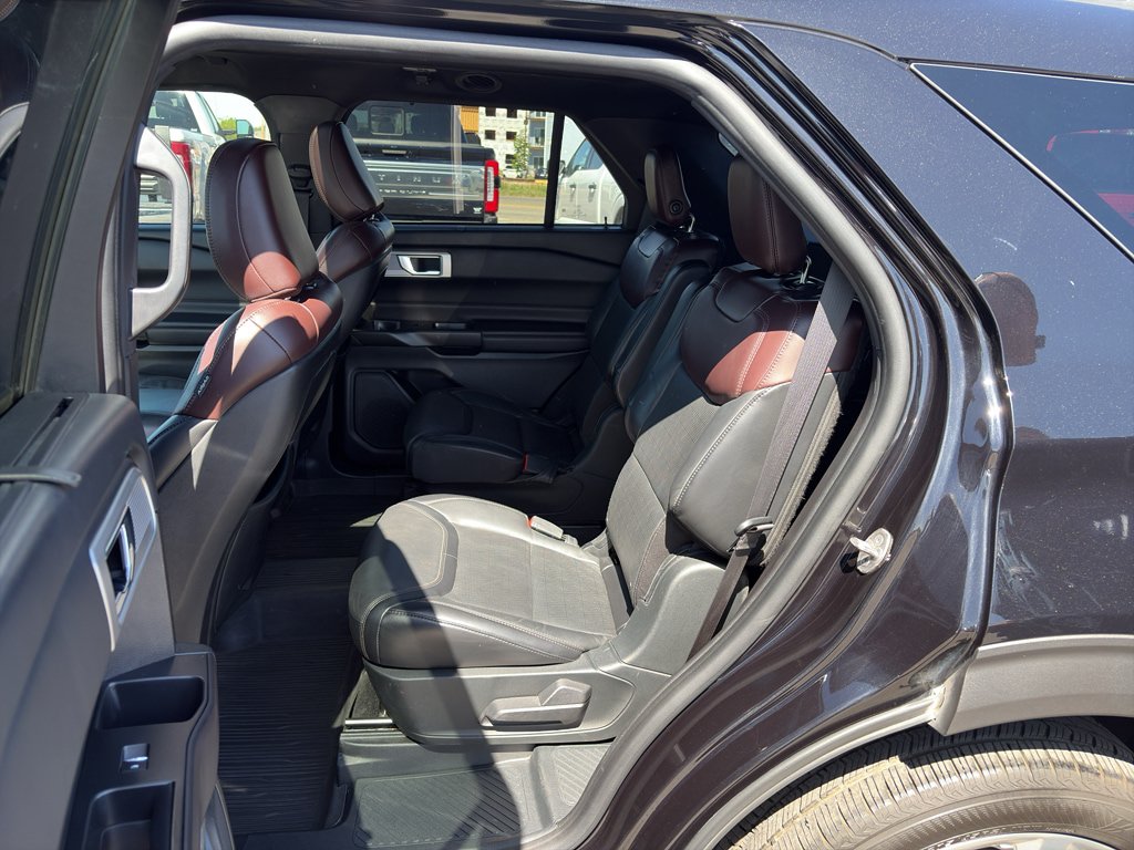 Used 2020 Ford Explorer Platinum AWD/4WD image 21