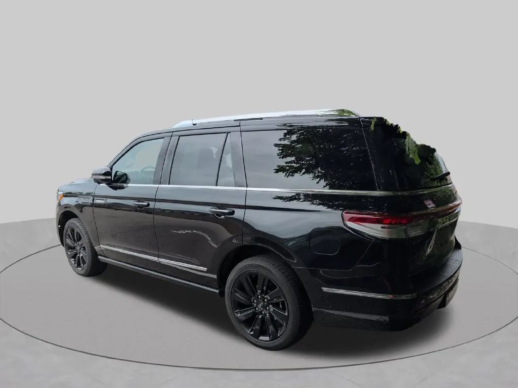 Used 2023 Lincoln Navigator Reserve AWD/4WD image 12