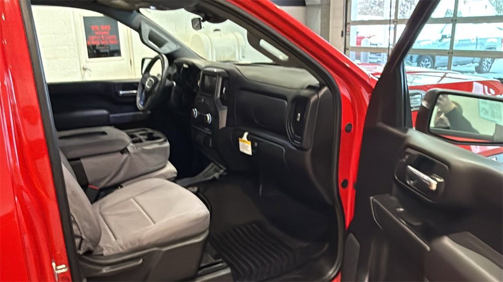 Used 2024 GMC Sierra 2500 Pro w/ Convenience Package image 11