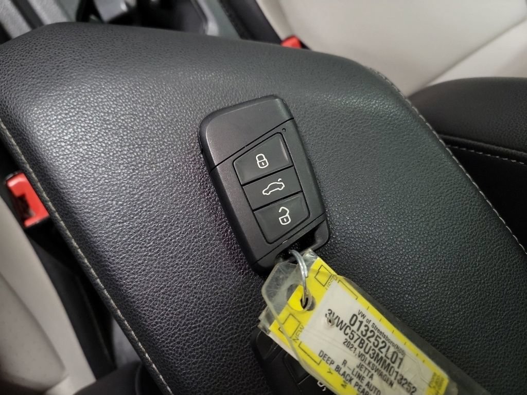 Used 2021 Volkswagen Jetta R-Line FWD image 15