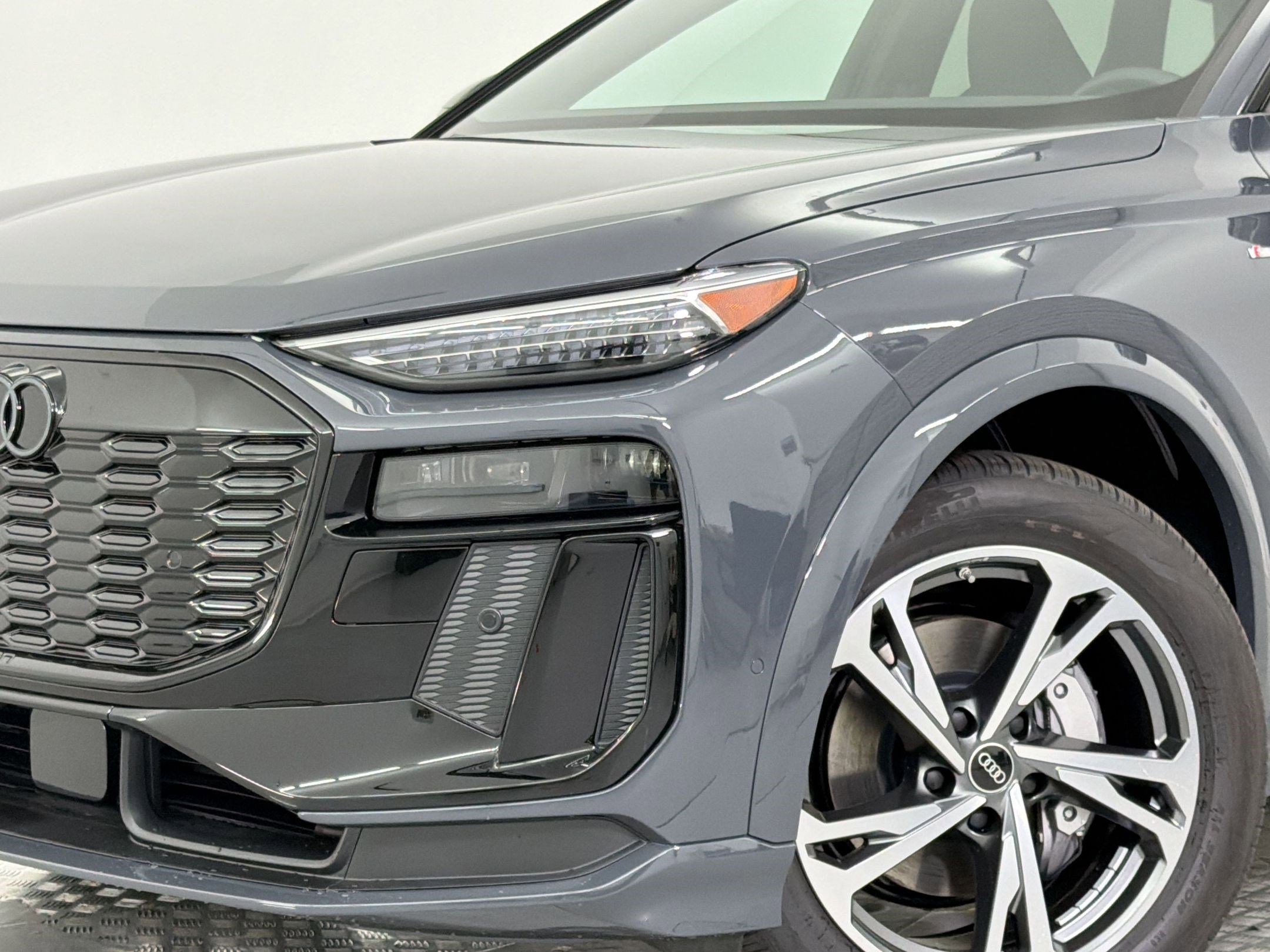New 2027 Audi Q6 e-tron Premium Plus AWD/4WD image 11